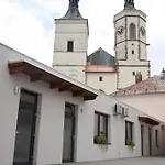 U Kostela Lejlighed *
